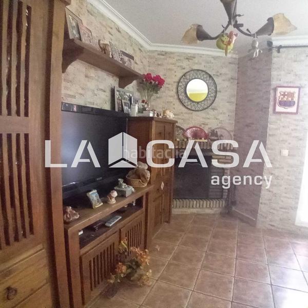 Foto 1b879fdc-db59-45c0-9032-6fa7eb5a587f. Casa amb aparcament a El Rinconcillo Algeciras