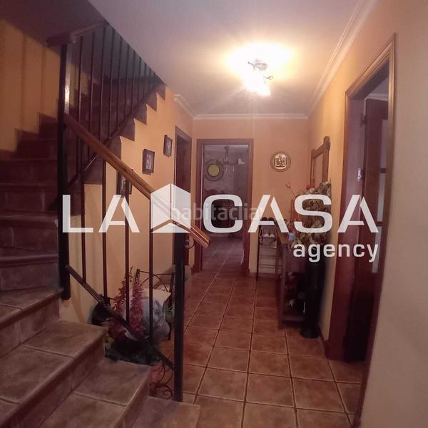 Foto 6a4f385a-00c2-4bda-b10c-3d2ec851f7cc. Casa amb aparcament a El Rinconcillo Algeciras