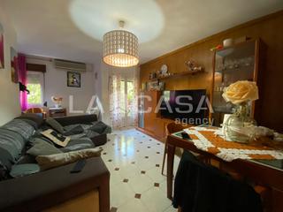 Pis  Passeig de llorenç serra. Amplio y luminoso piso con 2 balcones en santa coloma