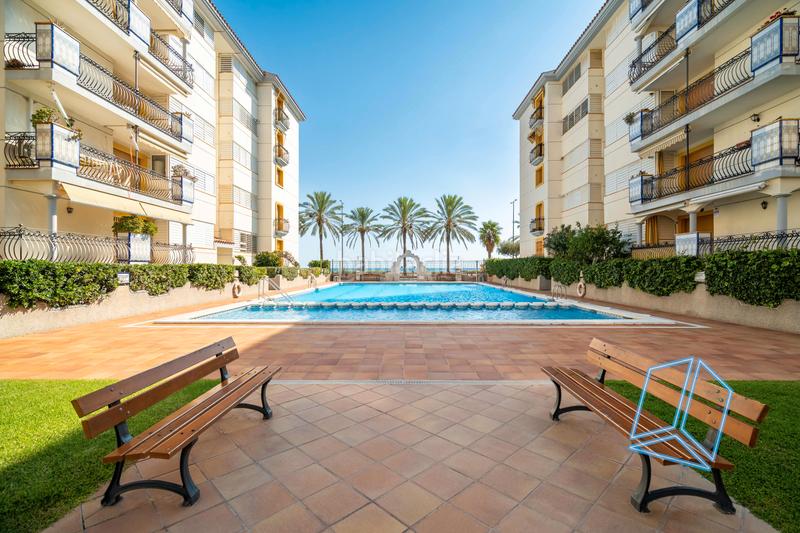 Foto 460c87c0-3a05-4410-b98d-00db01375092. Planta baja  frente al mar en L´Estany Calafell