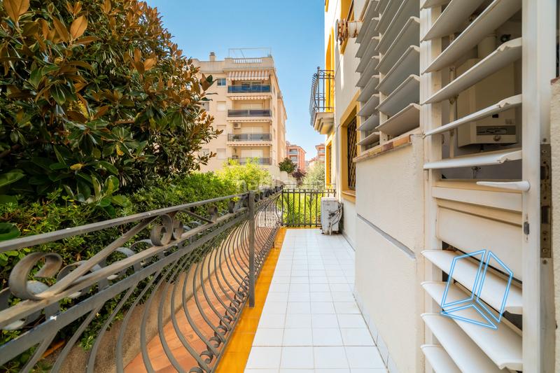 Foto 95b1b9c3-8daf-4a4a-8169-77613fd67bab. Planta baja  frente al mar en L´Estany Calafell