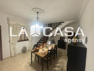 Casa  Calle san salvador. Excelente vivienda de dos plantas con azotea de 78m2