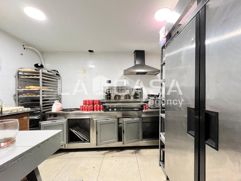 Foto e51ab458-6eeb-4e90-8c17-9f55e19aea18. Business premise in Llefià Badalona