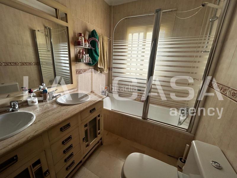 Foto 638516ab-6b3f-4696-b7eb-cd47f599606c. Maison jumelée avec parking piscine dans Condequinto Montequinto