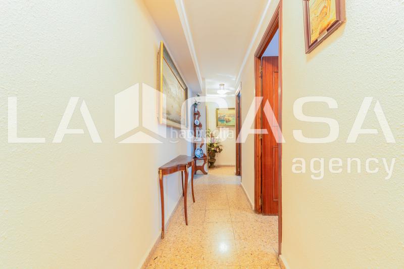 Foto 6bbf35b3-f106-4d4d-988c-22ebcd9026a6. Piso  muy luminoso en Aiora Valencia