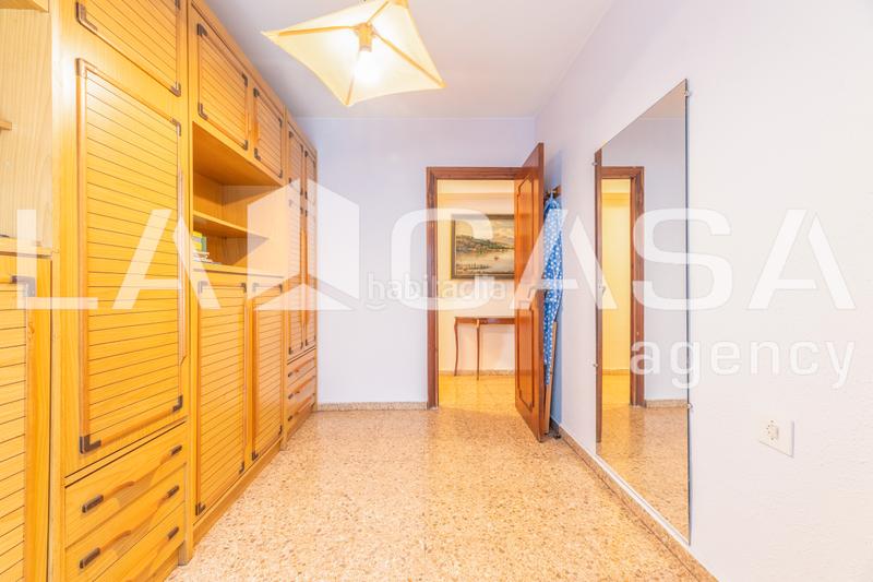 Foto ea0c7111-0430-4f56-83c5-bf97351790b9. Piso  muy luminoso en Aiora Valencia