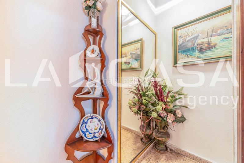 Foto ef55b49a-ed3d-4dea-8846-d6004bc1e284. Piso  muy luminoso en Aiora Valencia