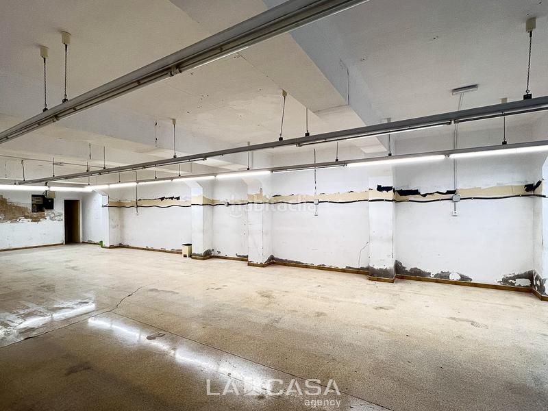 Foto c67c6ba1-5c11-4e84-9133-0d15df12fe3a. Locale commerciale in Les Planes Hospitalet de Llobregat (L´)