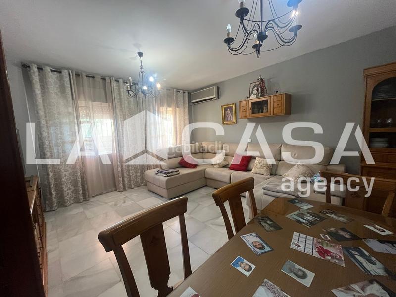 Foto e1884456-54f3-4dba-ba02-373ca2749d0c. Casa a schiera con riscaldamento parcheggio in Vista Azul - Consolación Dos Hermanas