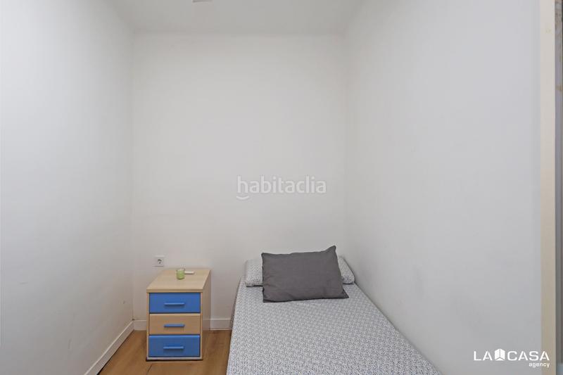 Foto 0e89fc84-aae3-4ce7-be37-777820b724fd. Piso en Can Vidalet Esplugues de Llobregat