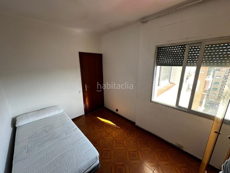 Foto 2a58f9ff-e680-4b15-b3b7-f097c0f929e8. Flat with heating in Sants-Badal Barcelona