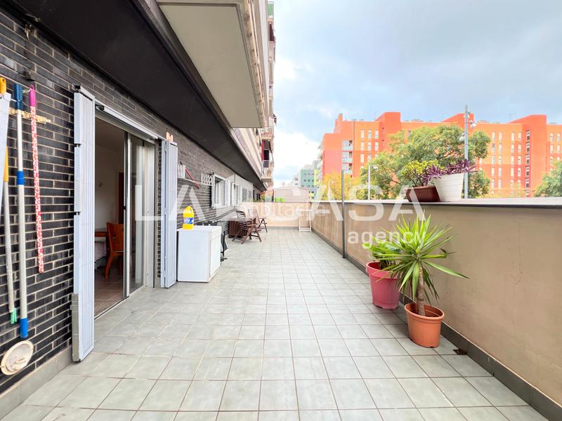 Foto faa604e5-742c-4ce8-ae1e-8407d1f222ec. Planta baixa a La Catalana Sant Adrià de Besòs