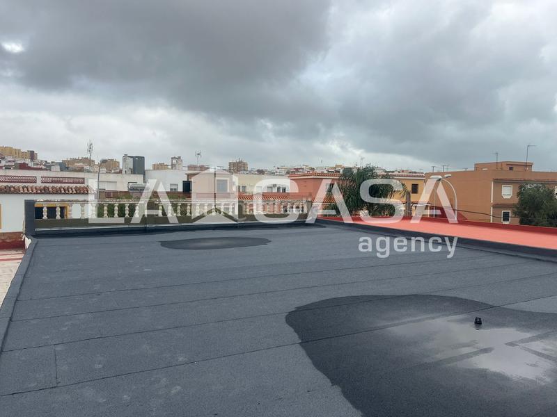 Foto 48c20926-242d-405c-88d6-2afe42717ef2. Local comercial a Bajadilla - Fuente Nueva Algeciras