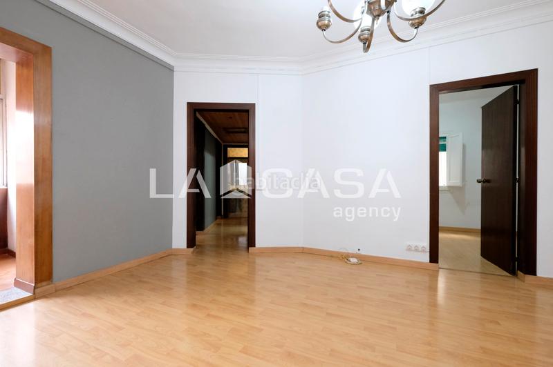 Foto 59f7464a-5dd2-4560-ae8b-9f7feb6f2303. Pis a Vilapicina - Torre Llobeta Barcelona