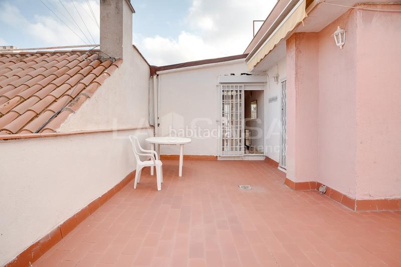 Foto b175e31c-20f1-4d98-9bed-3d6eb5e2e3ef. Attique avec chauffage dans El Clot Barcelona