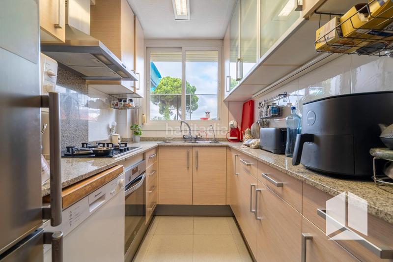 Foto 46276f2d-fef8-47be-a44d-4d0e2429e765. Appartamento con parcheggio in La Pineda Castelldefels