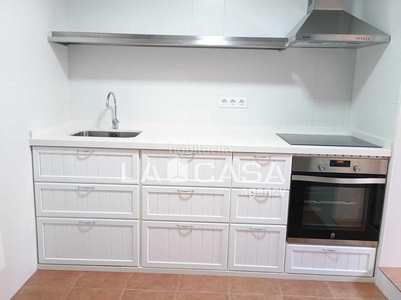 Foto 1939f436-2c7f-4ce6-b2f1-963434ec6de9. Casa amb aparcament a Barrios (Los)