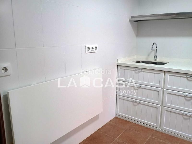 Foto 1d0ef31b-cc98-40fb-9393-3b1a391d7464. Casa amb aparcament a Barrios (Los)