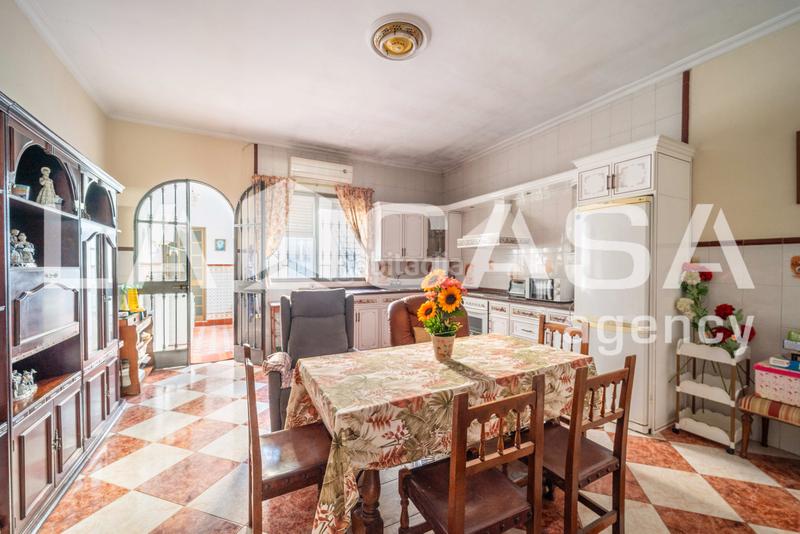 Foto 047c432f-ad42-4330-bae6-1aee4c785c8d. Casa con parcheggio in Centro - Doña Mercedes Dos Hermanas