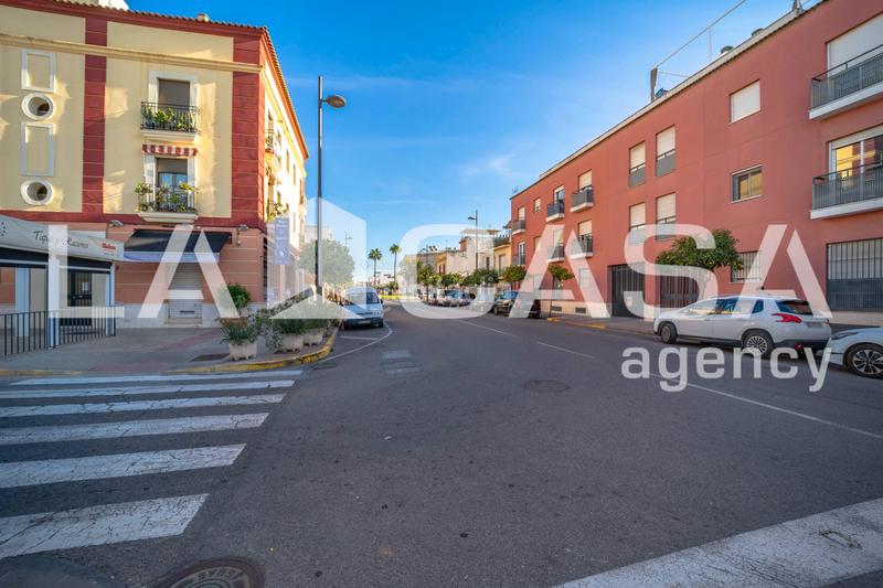 Foto cc44aa67-05f4-4b78-8097-81e9b8c30d1d. Casa con parcheggio in Centro - Doña Mercedes Dos Hermanas