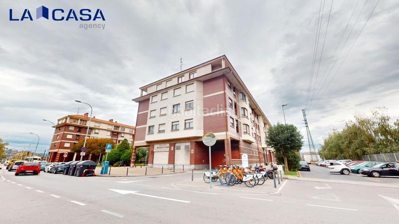 Foto e0efd6b6-76e5-4ba4-9fc5-e26237918bbf. Piso  en venta en calle zumalakarregi en Burtzeña Barakaldo
