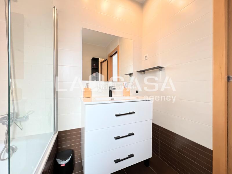 Foto 4613bd62-2e28-4b61-b009-88fc13b3cd1f. Piso en La Salut Badalona