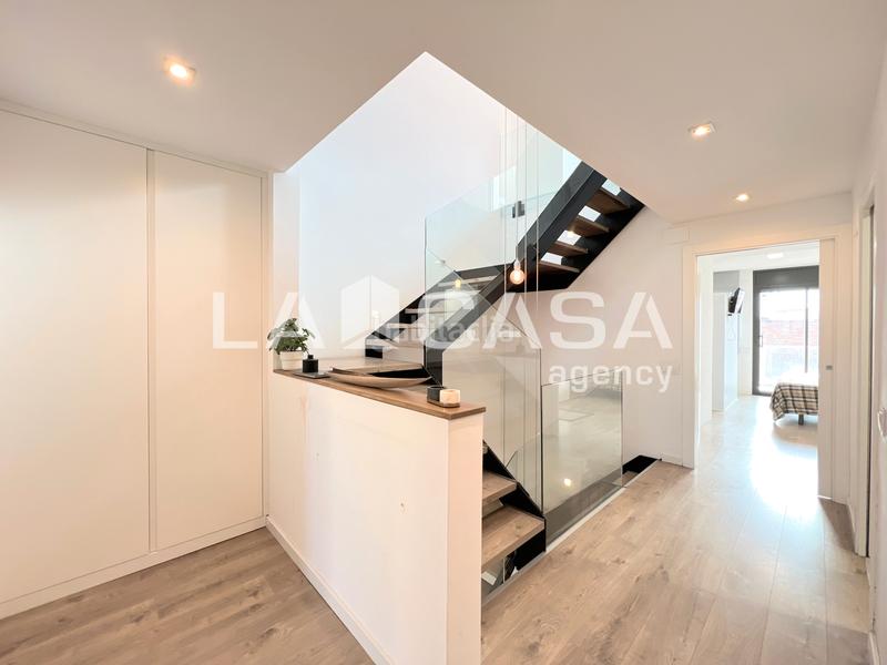 Foto 5a99e279-e336-47d9-84d5-91737f35b779. Maison avec chauffage parking piscine dans Progrés - Pep Ventura Badalona