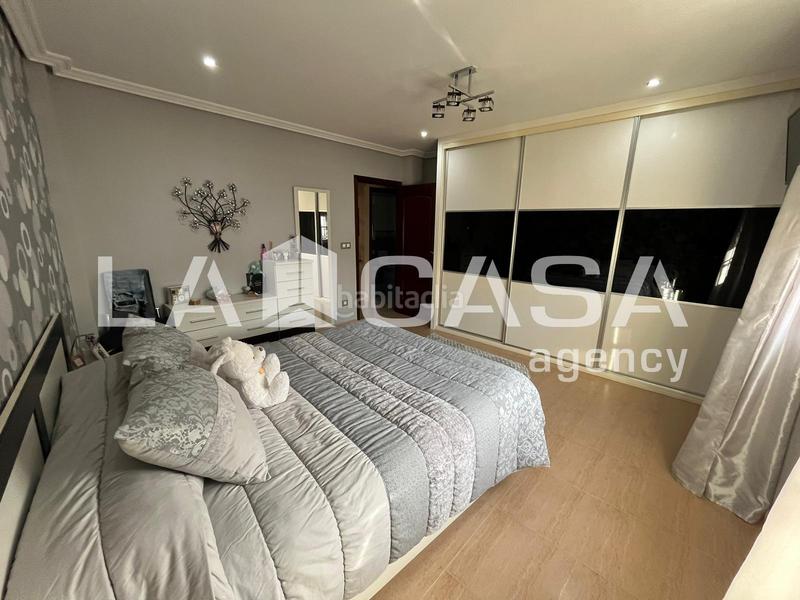 Foto f3b46844-8a38-4d1d-9f73-1a46a0d06d92. House with parking in Vista Azul - Consolación Dos Hermanas