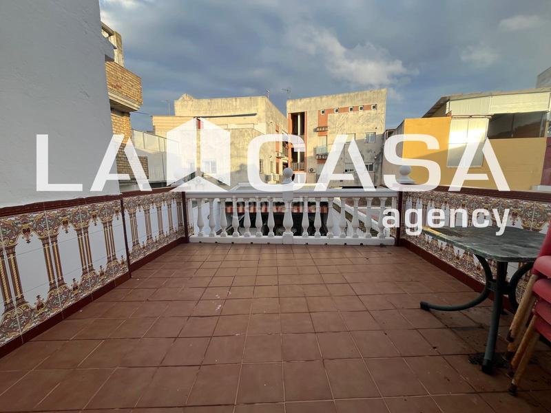 Foto e5f8b4c3-6192-4fba-93b1-3f3259496153. House with parking in La Motilla - Fuente del Rey Dos Hermanas