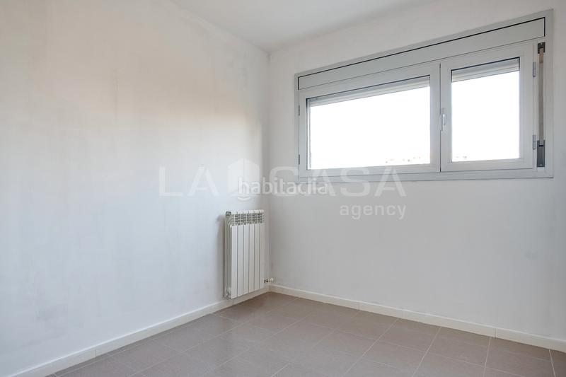 Foto 4fbf5138-e3d0-4d84-8bbd-c7438eeb2031. Appartamento con riscaldamento parcheggio in La Catalana Sant Adrià de Besòs