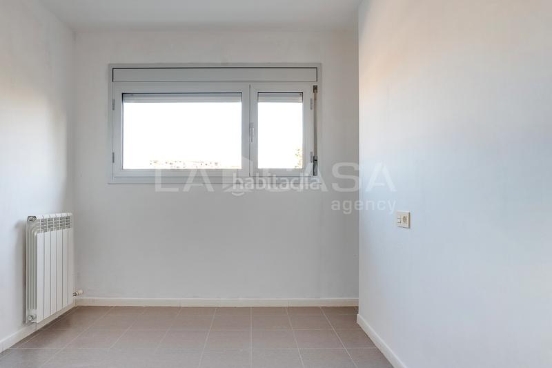 Foto fd26faa7-5b3a-468c-9b7a-7fa1f8571329. Appartamento con riscaldamento parcheggio in La Catalana Sant Adrià de Besòs