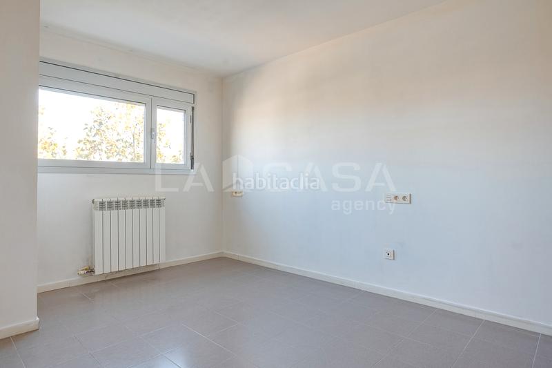 Foto 7d27f6c9-81f5-4105-a425-85c295de095d. Appartement avec chauffage parking dans La Catalana Sant Adrià de Besòs
