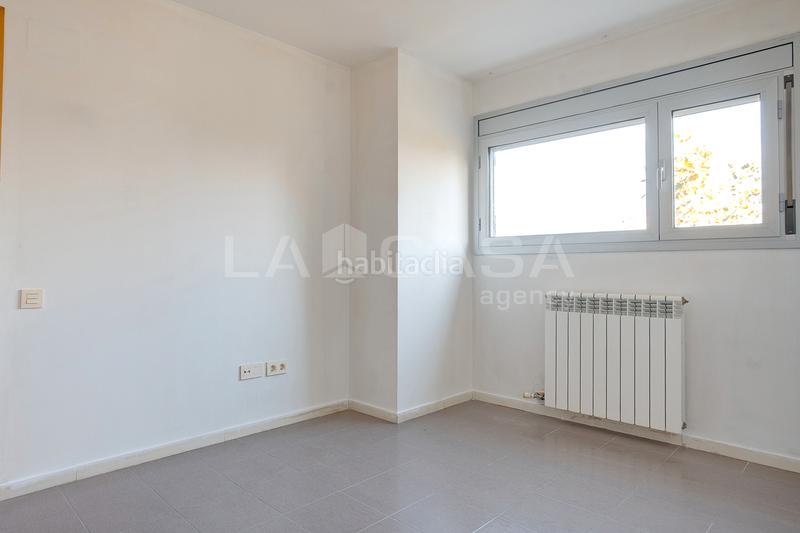 Foto a26e8fa0-f873-4a40-b28c-3a7dd63011e0. Appartement avec chauffage parking dans La Catalana Sant Adrià de Besòs