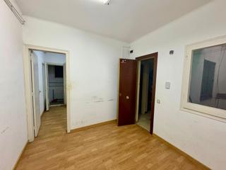 Flat  Carrer del tenor masini. Piso exterior a reformar