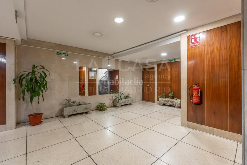 Foto 42a9a6ed-2ccf-4eae-8f37-29455ca6e003. Flat with heating in Lucero Madrid