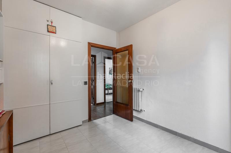 Foto b0a9c03f-a86c-42cc-acdc-20d68100c9f6. Flat with heating in Lucero Madrid