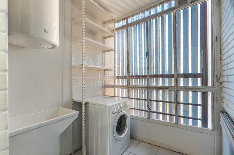 Foto be19d29d-bb04-4bea-b99f-4e2d2b924412. Flat with heating in Lucero Madrid