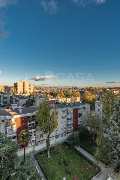 Foto 0ea23075-4a4b-44f7-aa2c-fa02ad19f057. Piso en Lucero Madrid