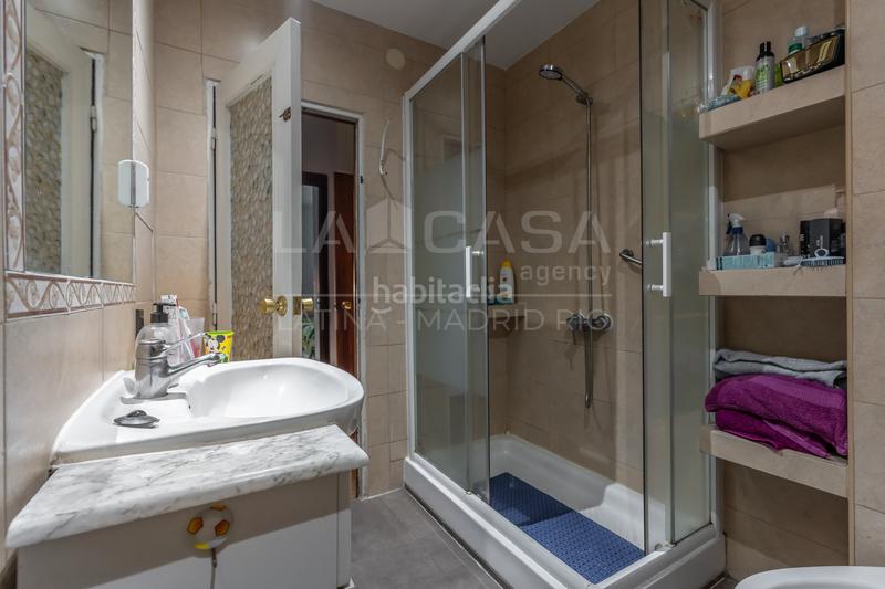 Foto f7852696-05aa-49db-bcbe-2af130a8578a. Piso en Lucero Madrid