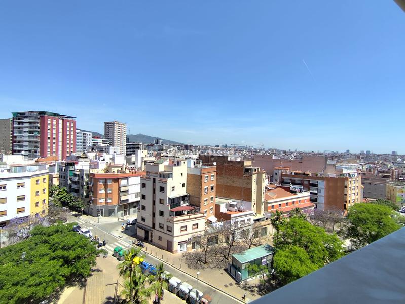 Foto 00c09746-4d03-4ebe-92ab-224afe4a07ef. Attico con riscaldamento in Les Planes Hospitalet de Llobregat (L´)