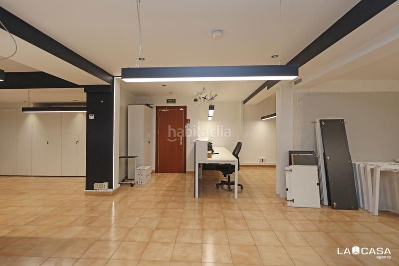 Foto 77db8b66-6781-48db-a3f1-a0b9eee05a47. Local commercial dans El Poble Sec - Parc de Montjuïc Barcelona