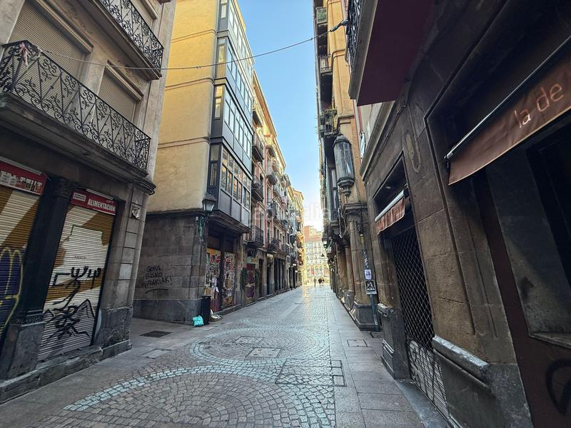 Foto f53e2721-095f-445c-932f-fa98834bed42. Piso  barrenkale, en Casco Viejo Bilbao