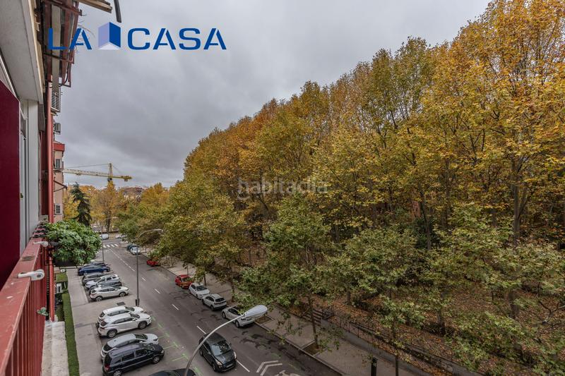 Foto fb49ee6b-feca-436f-8ef5-4c855319d60c. Pis amb calefacció aparcament a Acacias Madrid