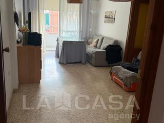 Appartement  Avenida san josé de calasanz. Piso junto al centro de montequinto