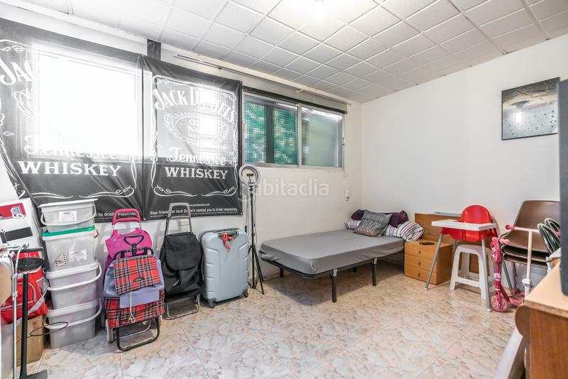 Foto 4235f1bf-5cdb-4b23-8500-652cdffd3143. Ático piso en venta en calle de alonso carbonell en Madrid