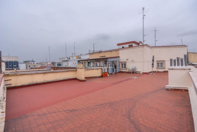 Foto ab8b9fcf-487d-49df-b2ef-3a8acb59eb59. Ático piso en venta en calle de alonso carbonell en Madrid