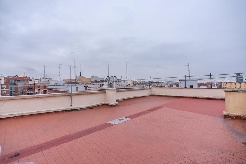 Foto ec8c89b4-0a04-4445-a5bb-35010a10727e. Ático piso en venta en calle de alonso carbonell en Madrid