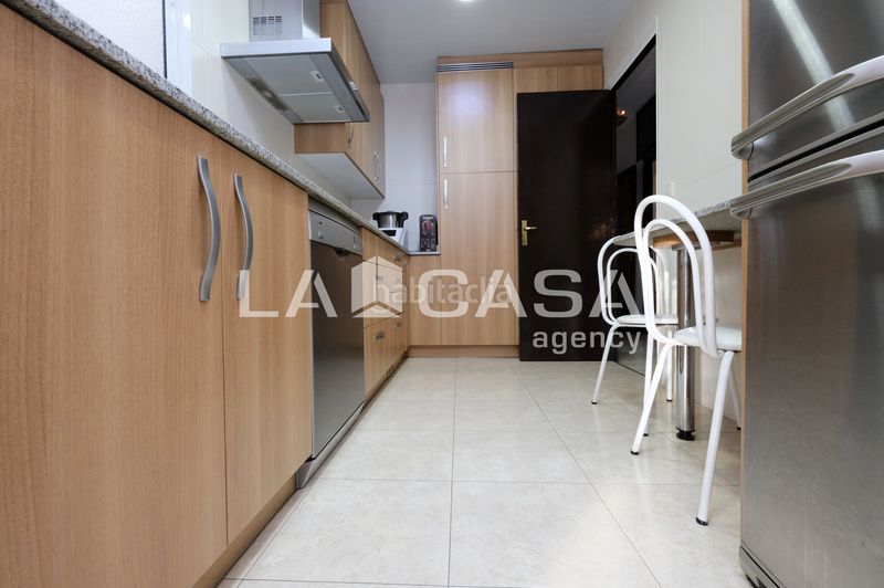 Foto 553f550d-b87d-4763-92a6-a2c3abae5ce7. Pis amb calefacció a Vilapicina - Torre Llobeta Barcelona
