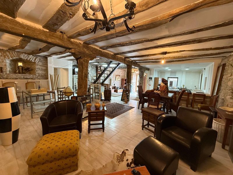 Foto ed1e8124-3e93-434c-8743-c5a997ab2dbe. Casa amb aparcament a Valle de Mena