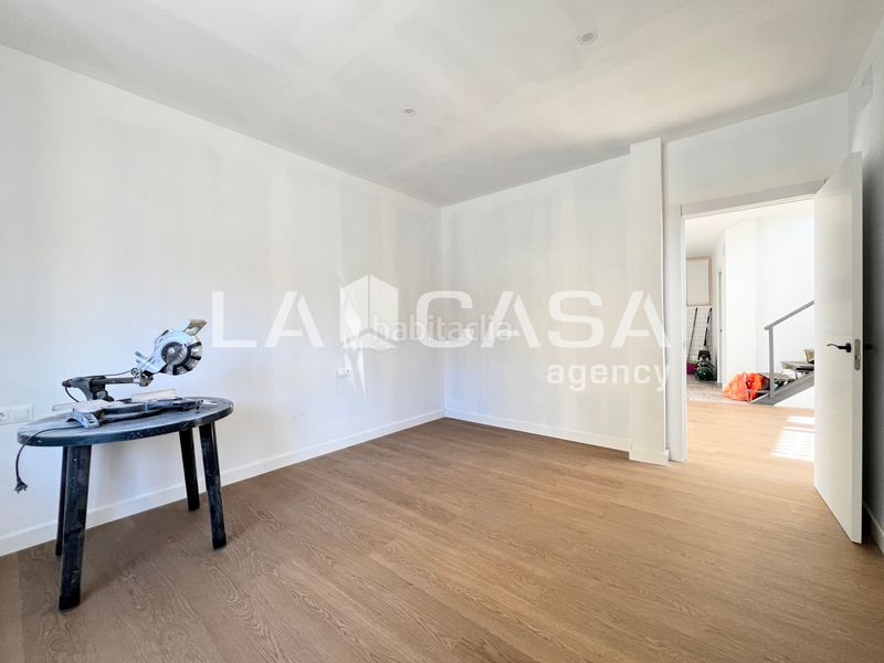 Foto 4444ba06-ab83-48cd-9495-ebb2418217d1. Dúplex a Llefià Badalona